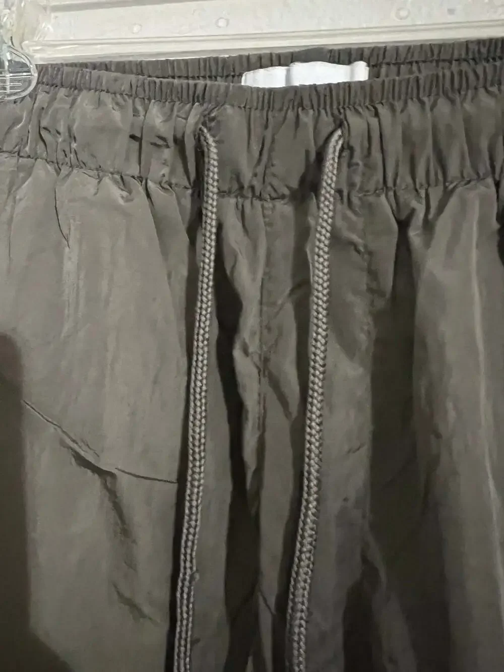 Urban Outfitters parachute pants /joggers fully mesh lined reflective Men’s Lg